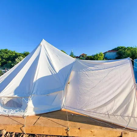 Pura Vida Camping