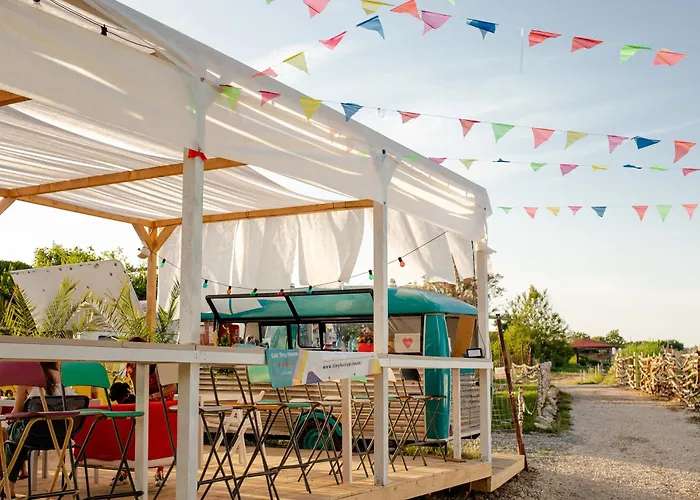 Pura Vida Vama Veche