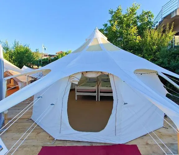 Pura Vida Kemping Vama Veche