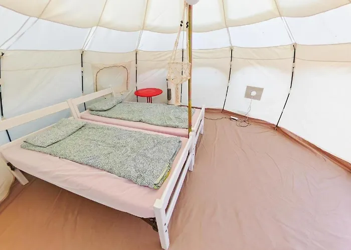 Pura Vida Kemping Vama Veche