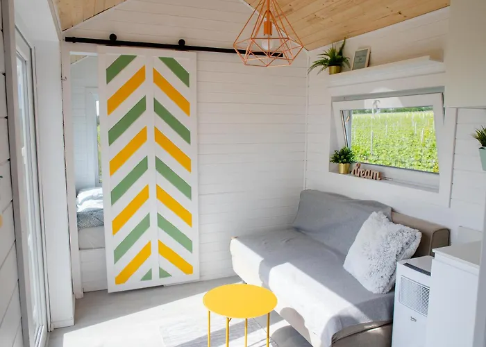 Pura Vida Kemping Vama Veche