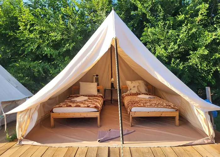 Pura Vida Vama Veche